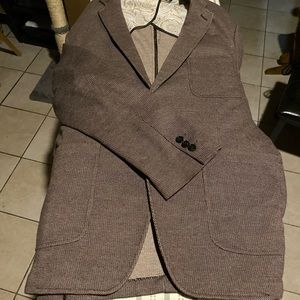 I’m selling this nice blazer for $25 dollars